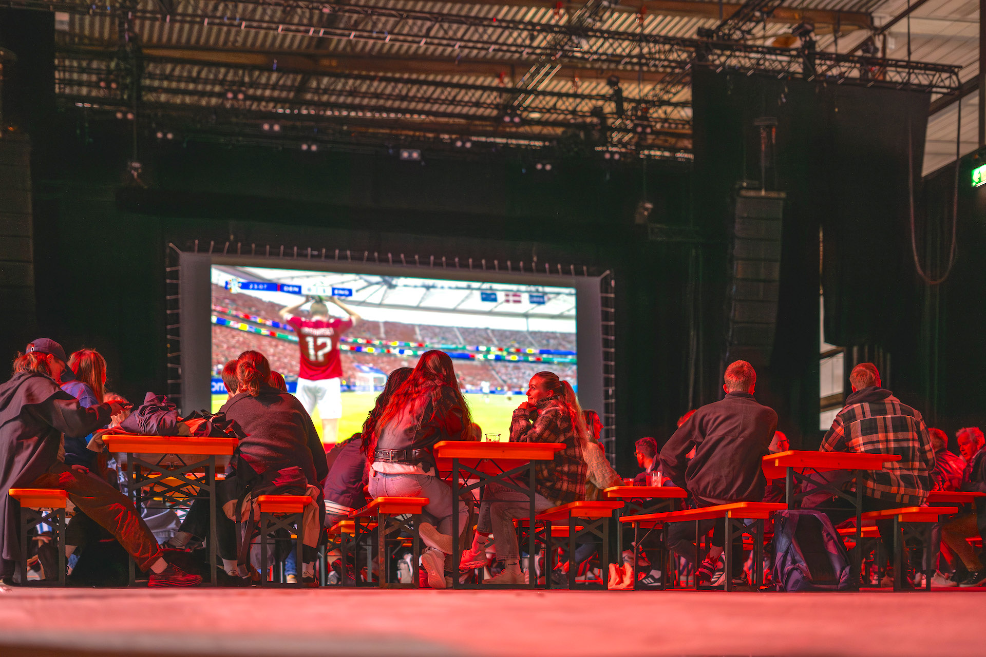 Fotball EM på storskjerm i Hallen USF Verftet