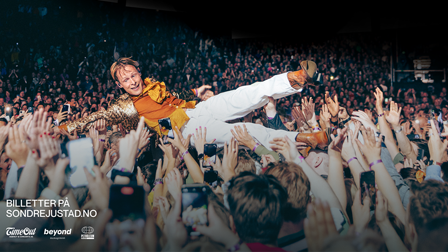 Bilde av Sondre Justad blant publikum